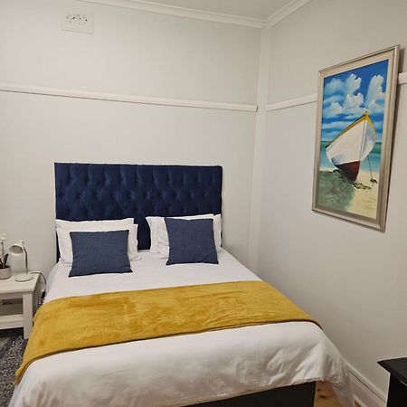 13 On Fifth Avenue, Walmer, Port Elizabeth Bed & Breakfast Bagian luar foto